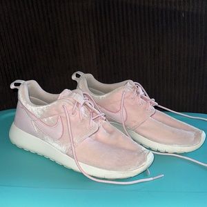 Pink velvet Nike shoes, size 6Y